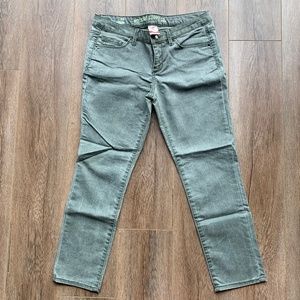 Target Mossimo Supply Co. Capris (Size 7)